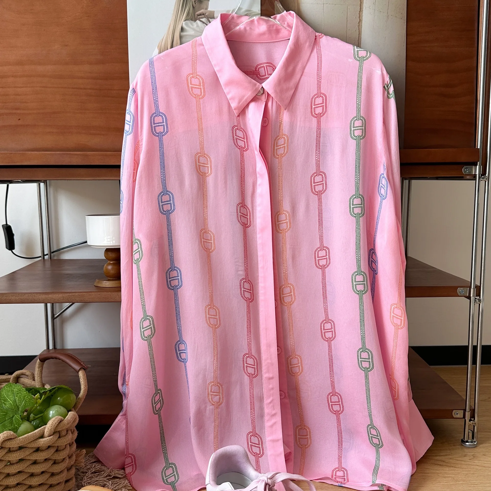 

High quality luxury design Old money style spring new classic pink pig nose button print loose comfortable long sleeve shirt