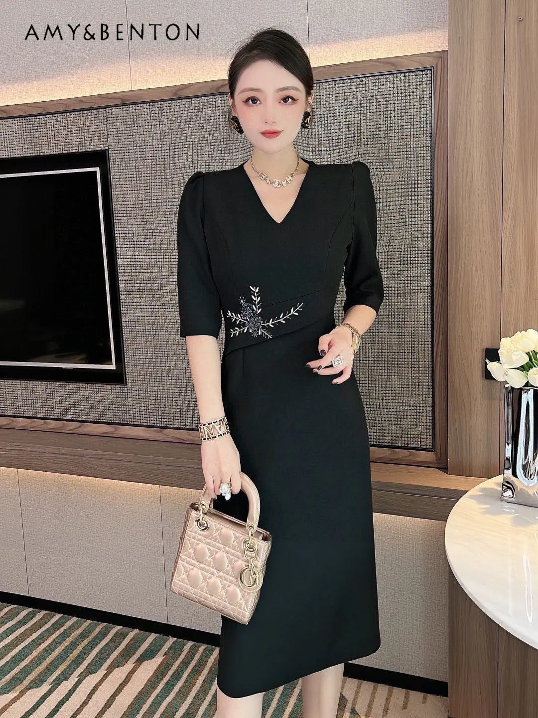 

Women's Clothing 2023 Spring New Intellectual Style Waist Beaded One-Step Dress V-neck 3/4 Sleeves Slimming Mid-length Dress