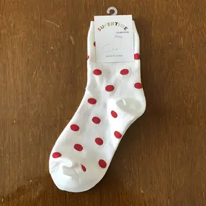 Las mejores ofertas en Polka Dot calcetines rojos para Mujeres