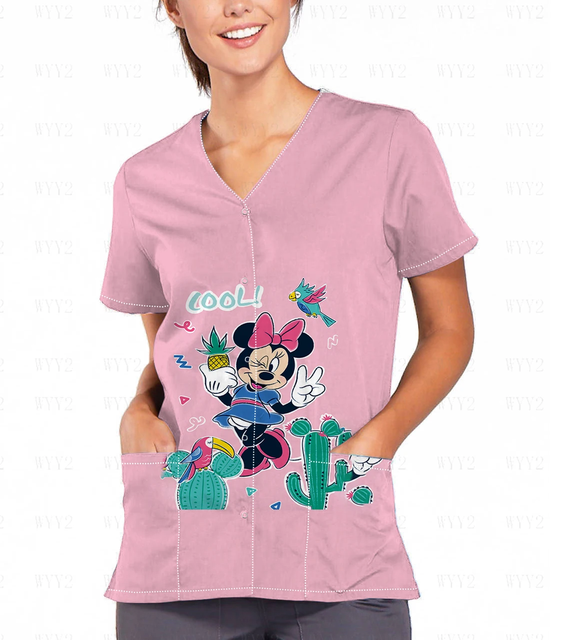 

Женская медсестринская униформа, модный топ с карманами Микки Маус и Минни, рубашка с V-образным вырезом, топ с принтом из скраба, одежда с принтом, футболка