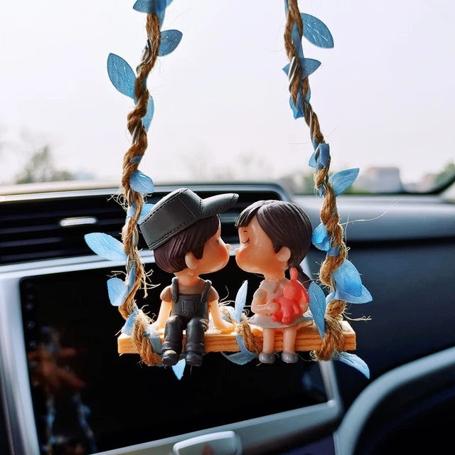 Voiture Intérieur Pendentif Décor Mignon Baiser Couple Balançoire Action  Figure Suspendu Gadget Auto Rétroviseur Femme Ornements Accessoires