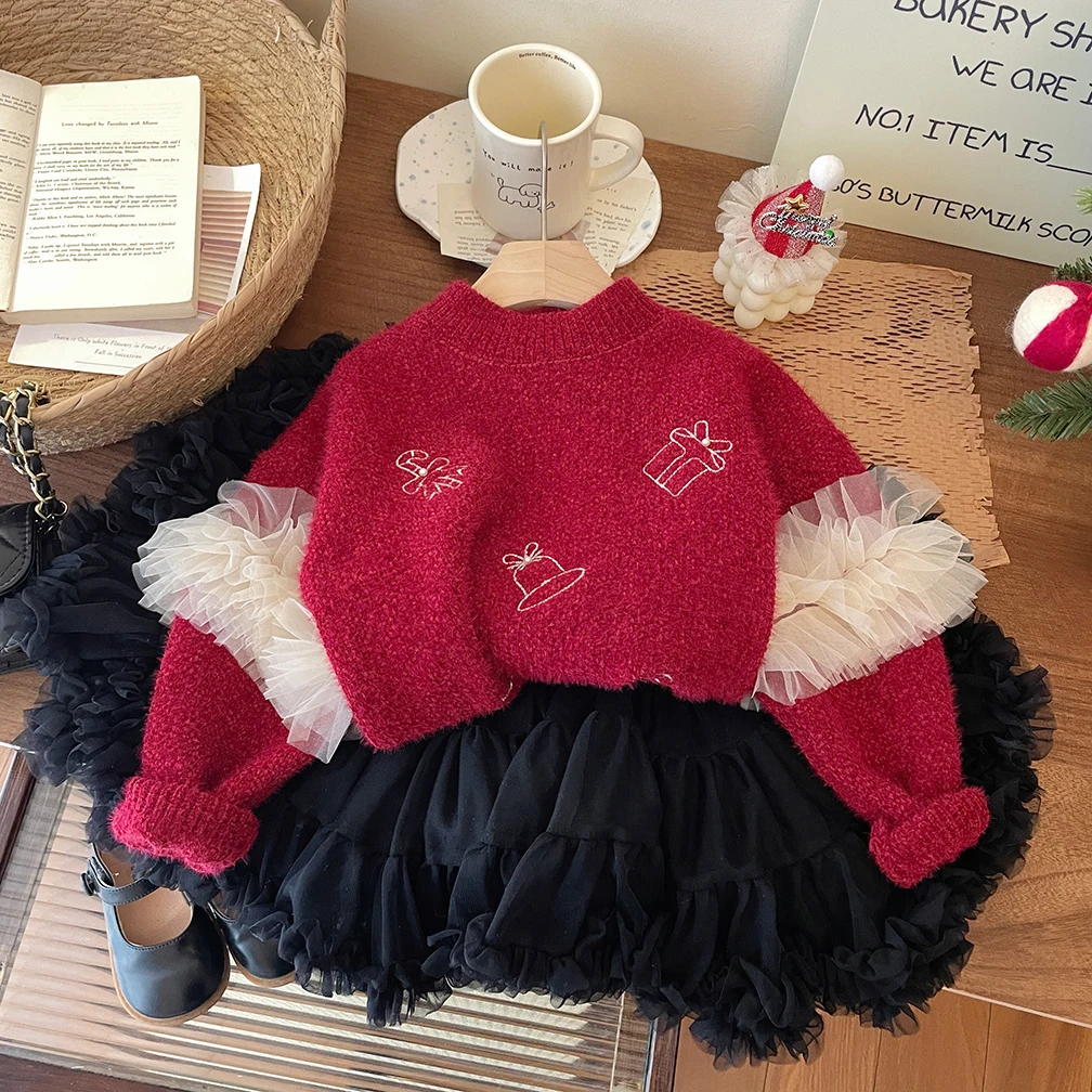 

Рождественские костюмы для маленьких девочек, новинка 2024, детские свитера, милый детский свитер принцессы с кружевными Соединенными рукавами и вышивкой на осень и зиму