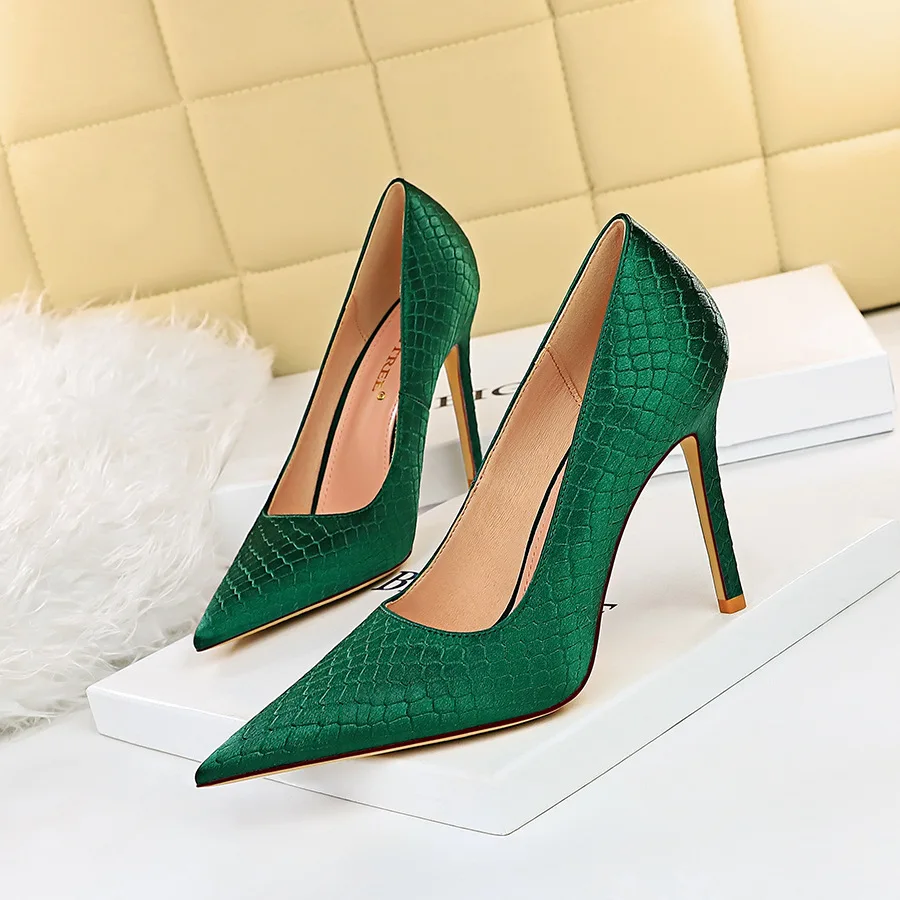 Silk Pointed Heel Shoes Women Thin Heel High-heeled Satin Elegant High Heels Shoes Plus Size 42 43 Hollow Pumps