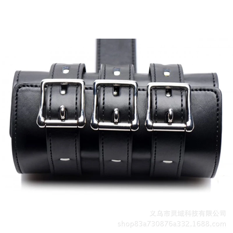 Entrave bdsm en cuir pour couples mains dans le dos_voghion.com