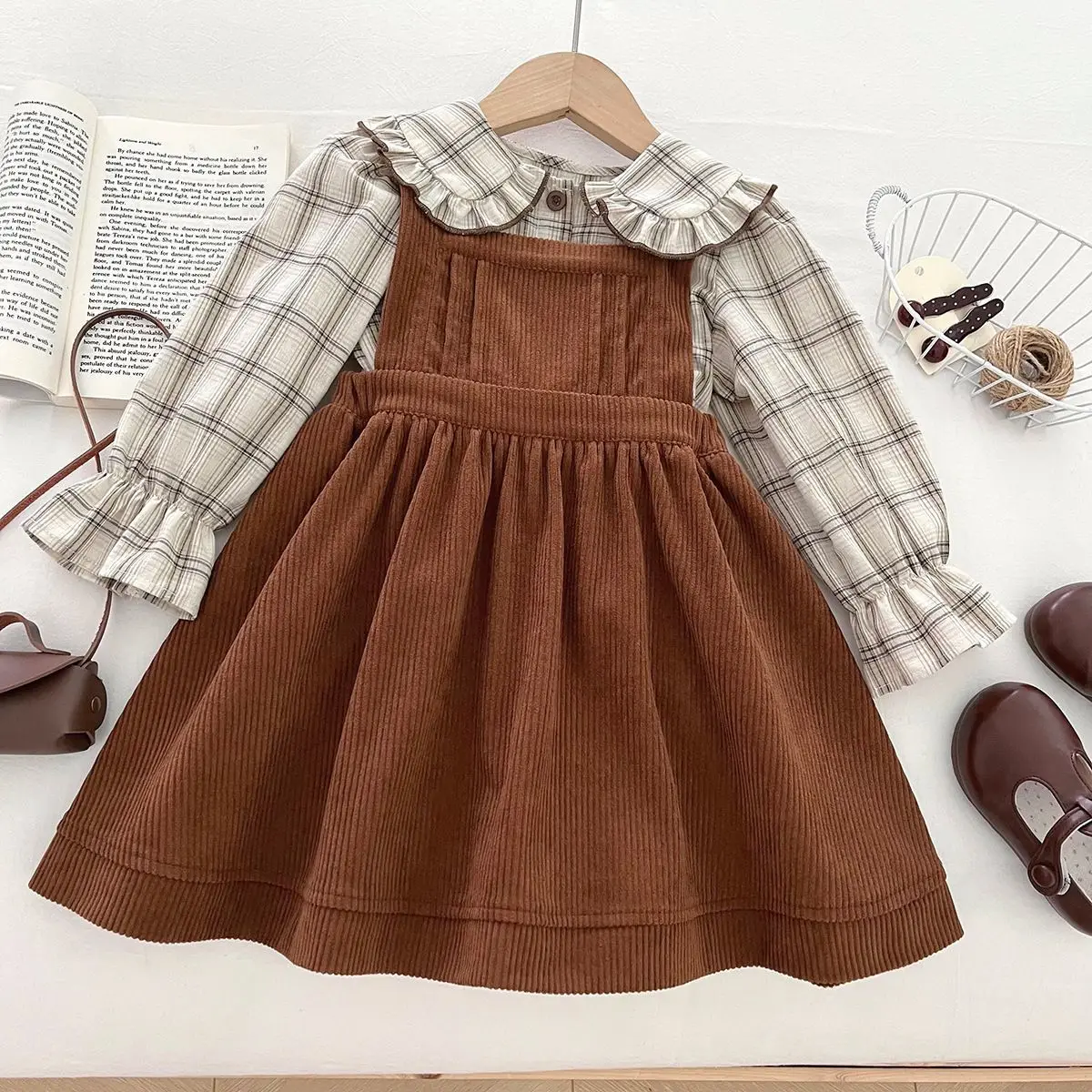Vintage Girls Spring Dress 1