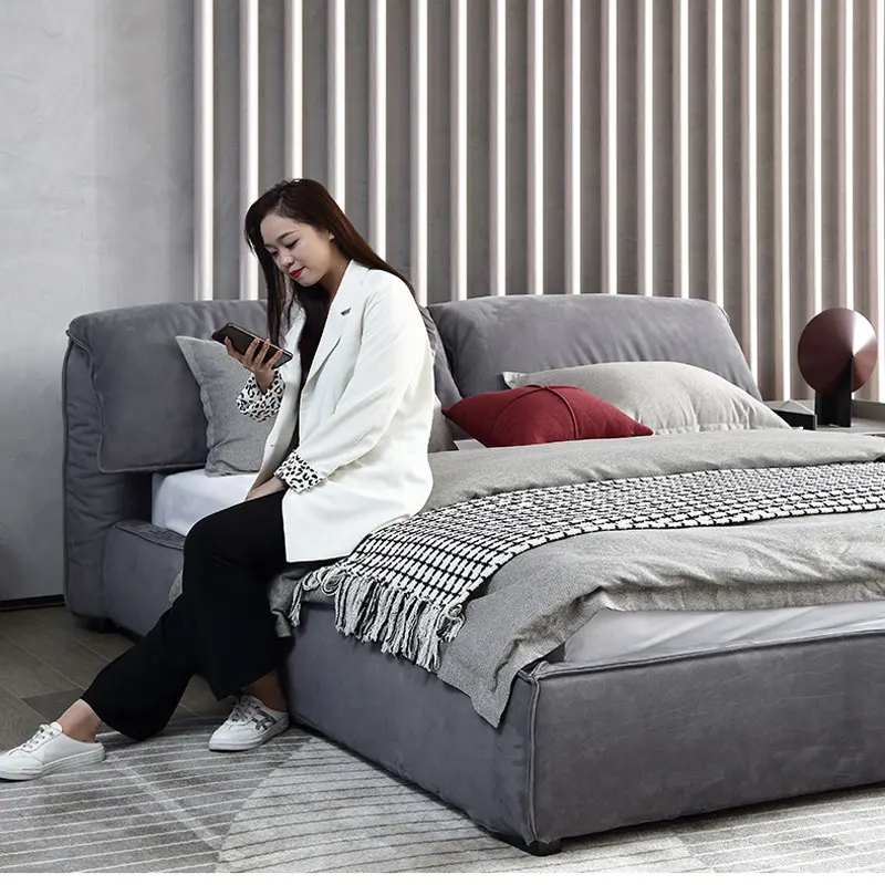 Modern minimalist fabric bed Italian minimalist light luxury master bedroom ins net red creative 1.8m wedding bed double
