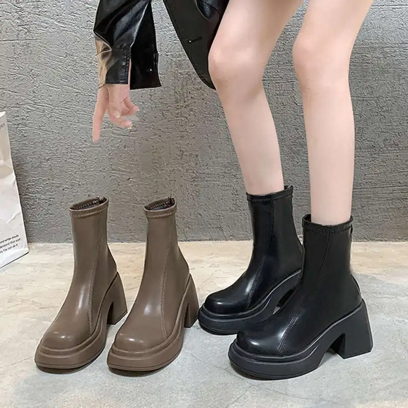 

Женские ботильоны с круглым носком, белые дизайнерские полусапожки на платформе и низком каблуке, резиновая обувь на молнии, модель 2023 года