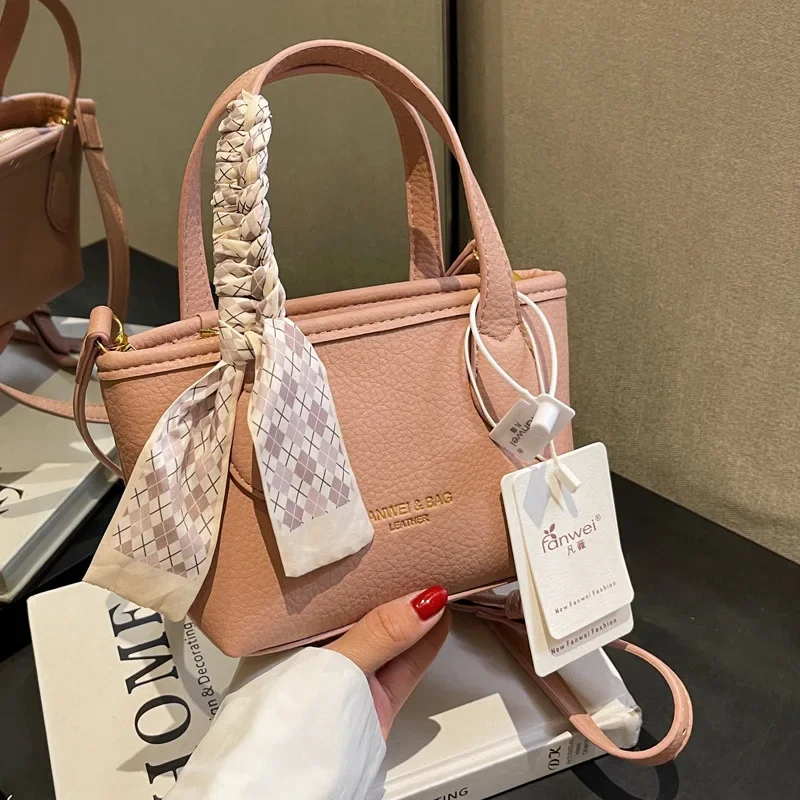This Summer Popular 2024 New Solid Color Textured Handbag High Sense Cross Body Bucket Women's Bag