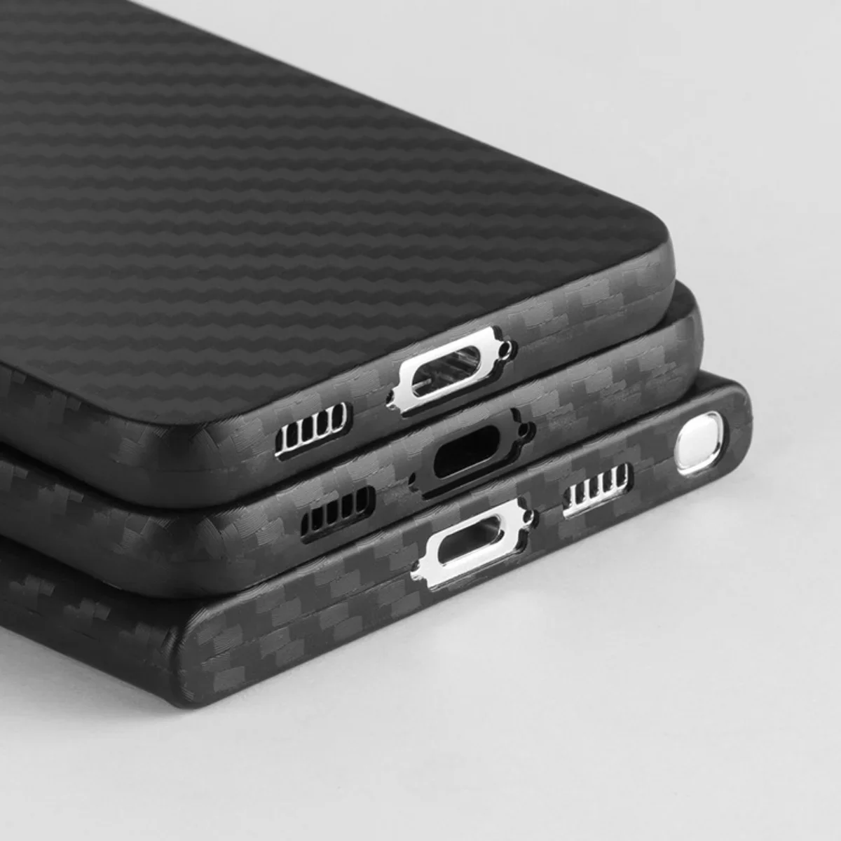 Ultra-Thin Carbon Fiber Pattern Phone Case - Sleek 0.3mm Protective Cover