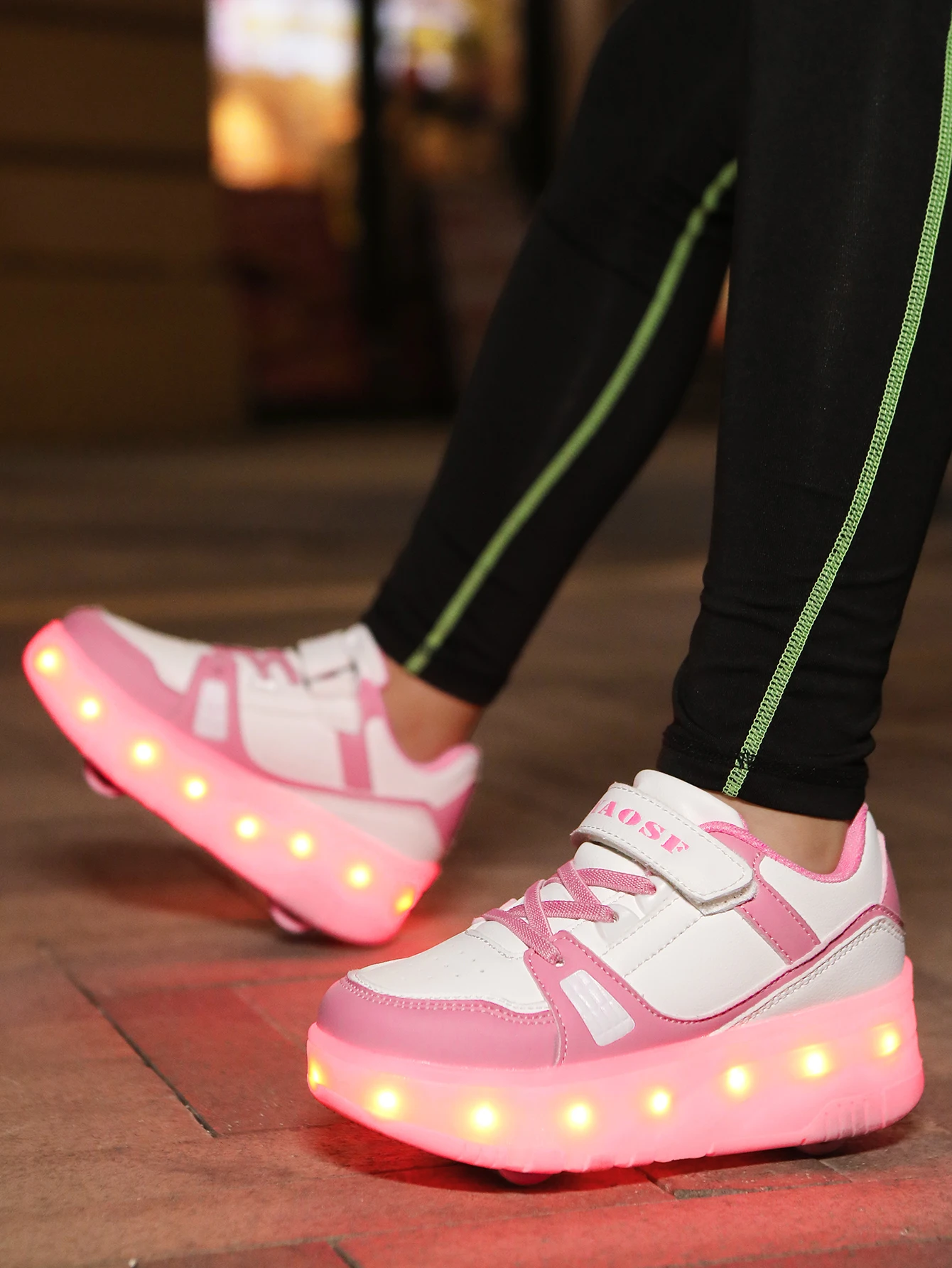Popular and fashionable children's upgraded version of walking shoes, automatic bouncing wheel sports shoes