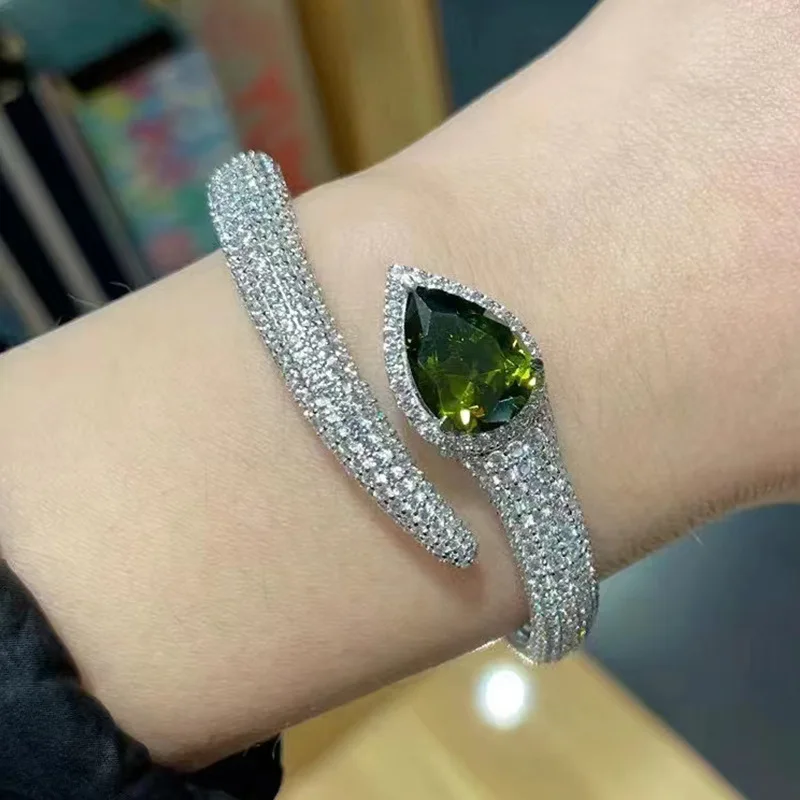 

Khaki pear-shaped green diamond silver bracelet niche design bracelet for girls