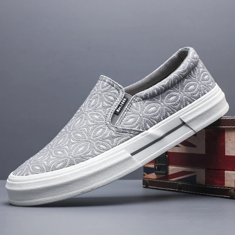 패셔너블한 통기성 남성용 캔버스 신발 슬립온 캐주얼 로우탑 라운드 토 플랫 힐 프린트 디자인 봄 가을 편안함