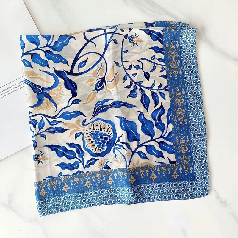 Sciarpa Quadrata In Raso Di Seta Donna – 53x53 Cm – Stampa Fashion, Leggera E Morbida, Multiuso (Collo, Testa, Borsa)