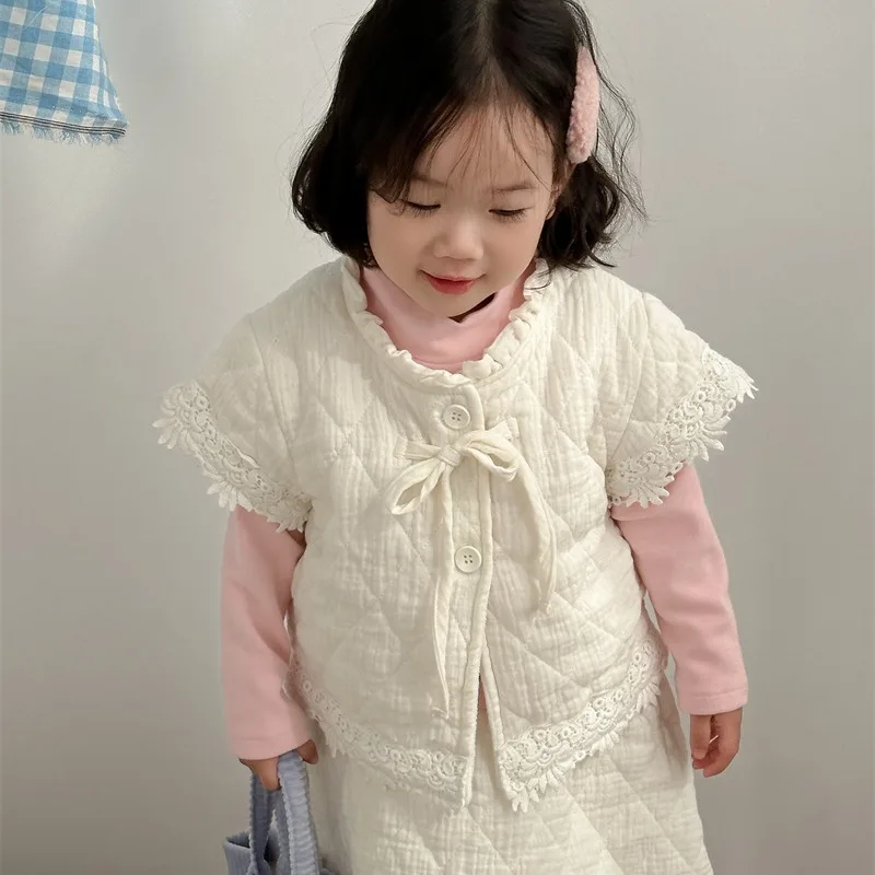 

Новинка Зима 2023, детская одежда в Корейском стиле, однобортный хлопчатобумажный жилет + юбка из стеганой хлопчатобумажной пряжи для девочек, Детский комплект