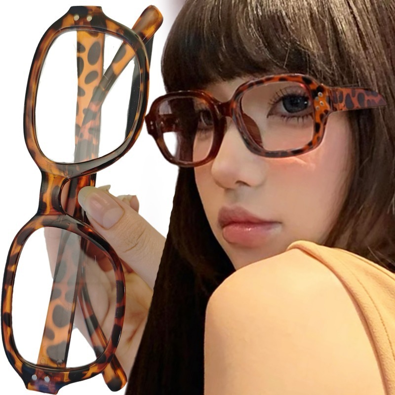 Vintage Square Leopard Print Eyeglasses Women New Narrow Frame Clear Lens Anti Blue Light Glasses Unisex Fashion Glasses Eyewear