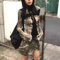 Femmes Y2k Vêtements Hauts côtelés Vintage Harajuku Croix Imprimé T-shirt Grunge Esthétique Manches Longues Patchwork Hauts Tendance 2000s 4