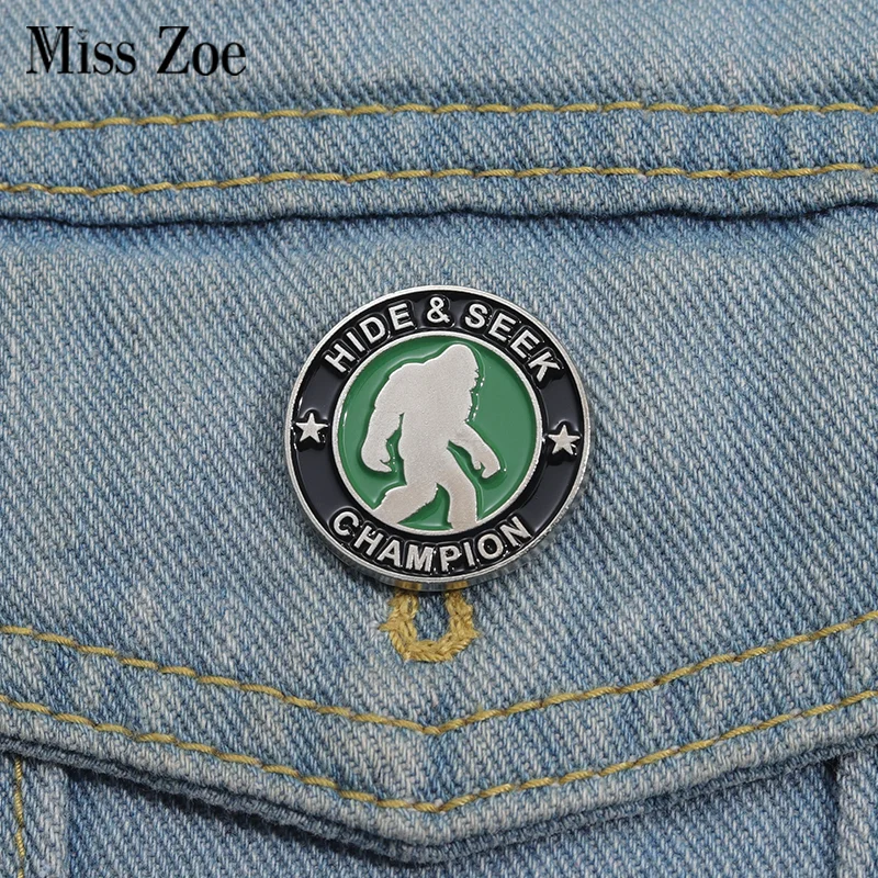 Verstecken Sie Champion Emaille Pins benutzer definierte Abzeichen der Ehre Broschen Revers Abzeichen Tier lustige Schmuck Geschenk für Kinder Freunde