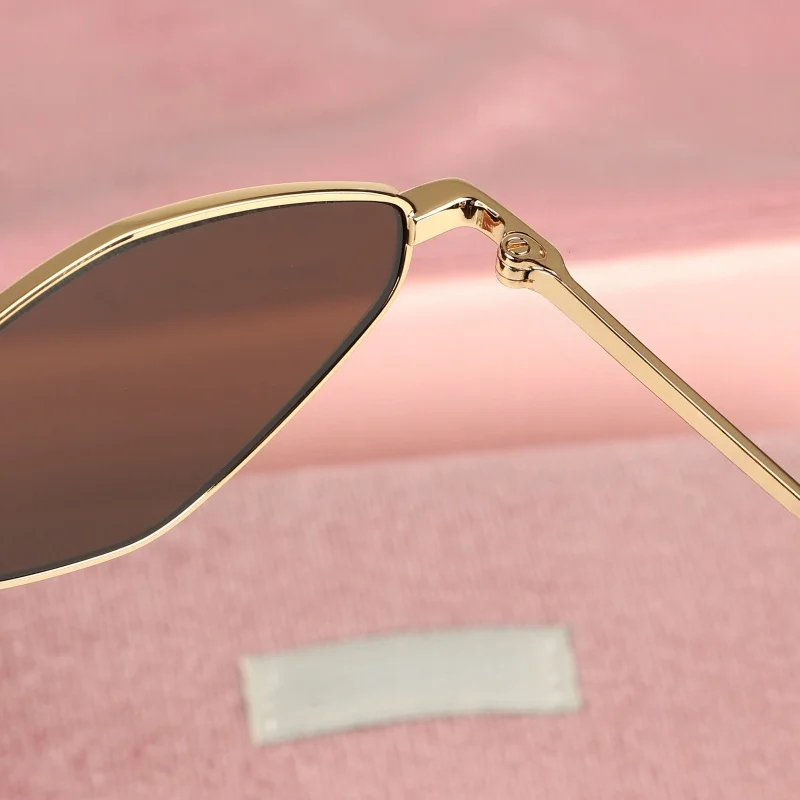 ���������� ���Ÿ� �ݼ� ������ ���۶� �귣�� Desinger ��Ʈ�� ���� �ұ�Ģ�� Eyeware ���� �ҳ� �м� ���� �¾� �Ȱ�