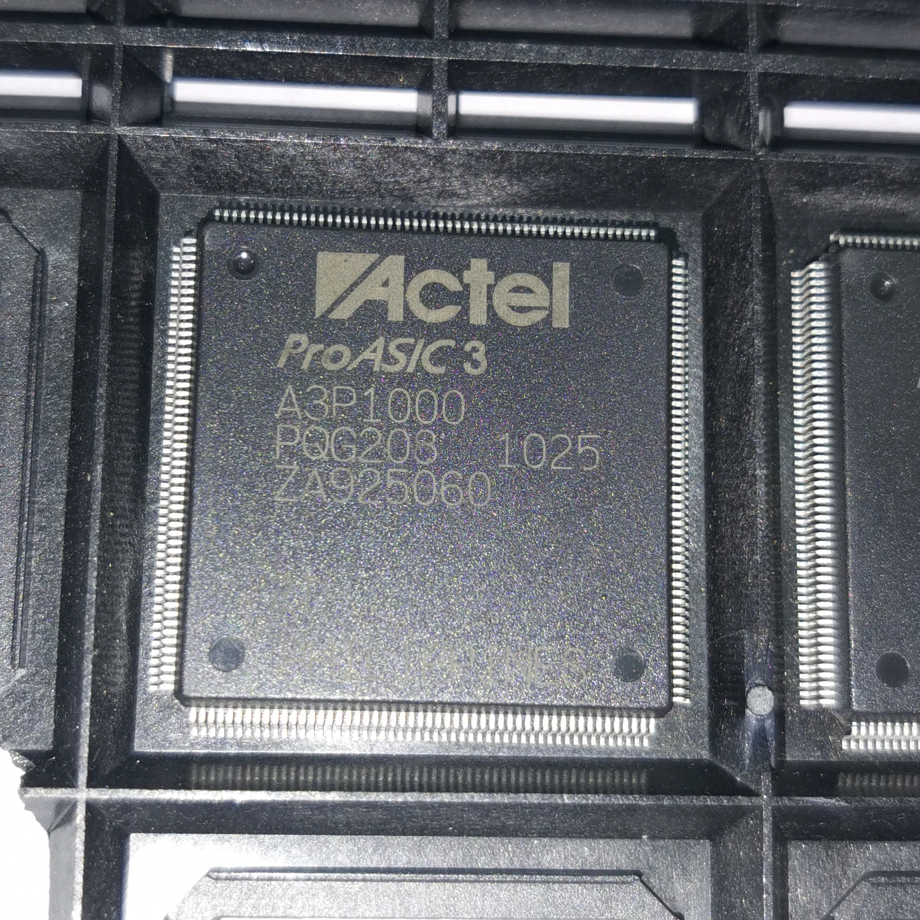 

1 PCS Supply of A3P1000-2PQG208I A3P1000-PGQ208I FPGA Field Programmable Logic Device
