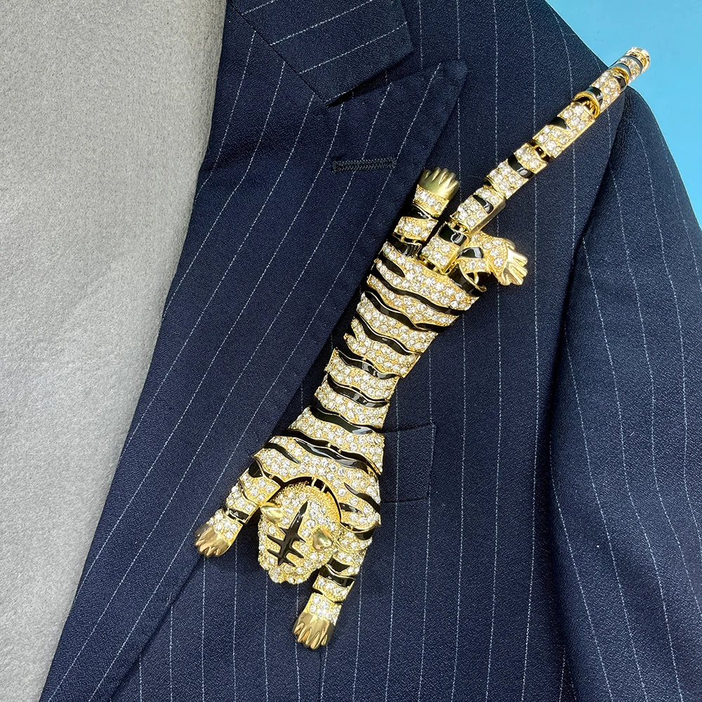 New Arrival Gold Silver Plated Rhinestones Large Tiger Brooches Jewelry High Grade Animal Pin Clothing Accessories Good Gift