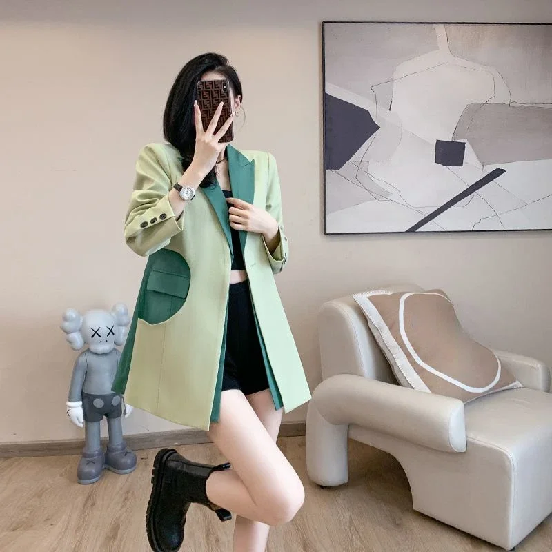 Small Group Casual Suit Coat, Loose and Slim Temperament, Advanced Design Sense, Spring and Summer, New Korean Version, 2023