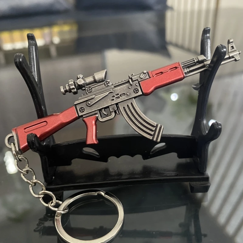 Realistic Images Mini PUBG Gun Keychain Metal AKM Weapon Model 9cm Alloy AK47 Light Key Chain Car Pendant Kid Gift Toy Free Base 3