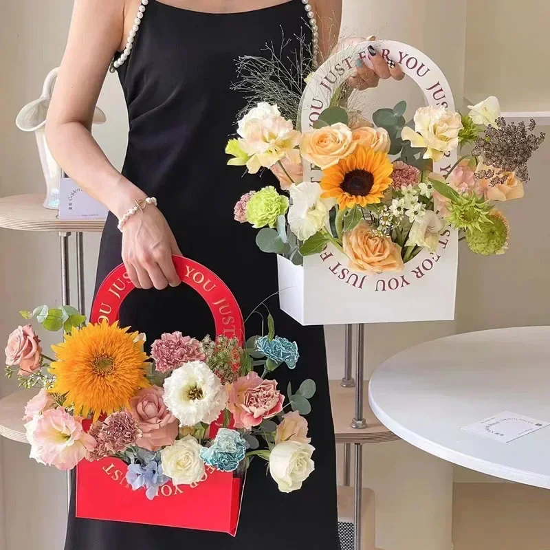 Valentine's Day Hollow Folding Handheld Flower Basket Simple Flower Box Paper Handbag Mother's Day Gift Arrangement Box flower basket
