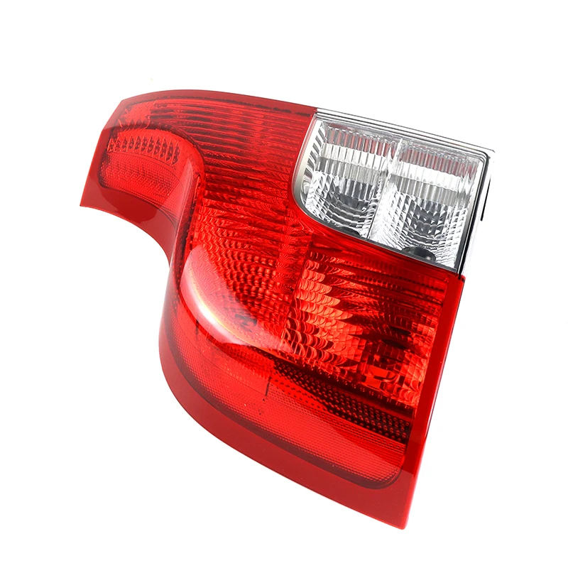 VOLVO ボルボ純正テールランプ 右側のみになります ボルボ トラック