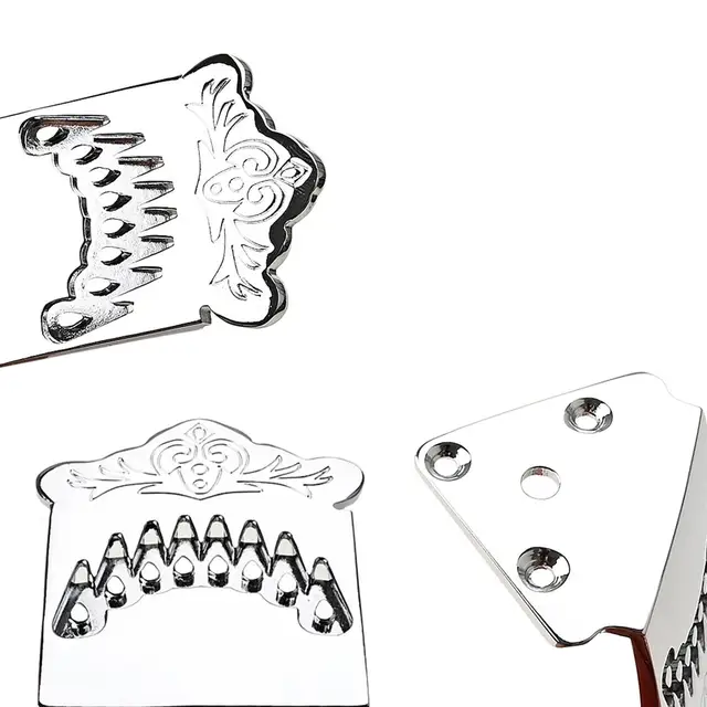 Cordiera Per Mandolino A 8 Corde - In MetalloSmerlato Con Design A K, Colore Argento