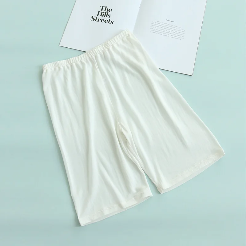 Birdtree Real Silk Half Underlay Safety Shorts, Women Solid Color, Breathable Comfortable Skin Friendly Leggings P43908QM