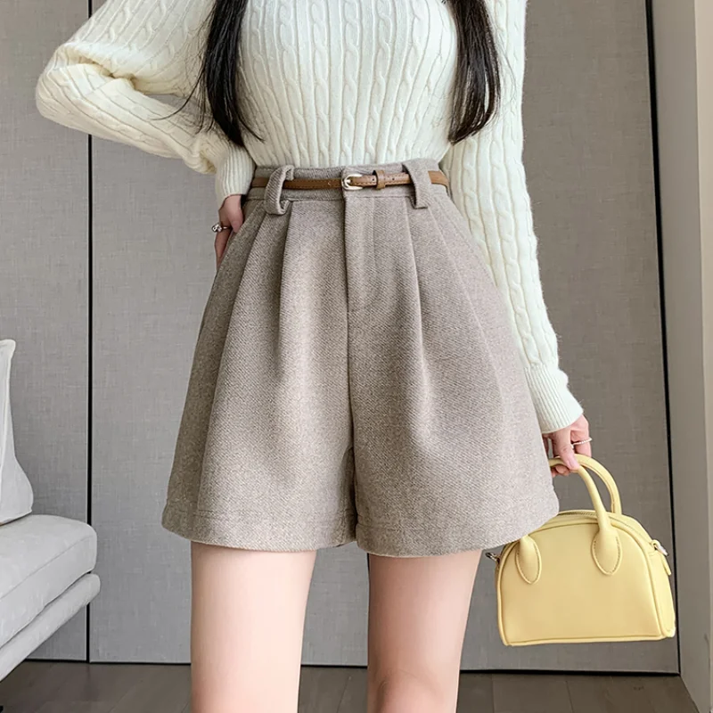 

2023 New Autumn Winter Women Woolen Shorts Fashion Draped High Waist A-line Boot Shorts Ladies Casual Wool Shorts With Belt