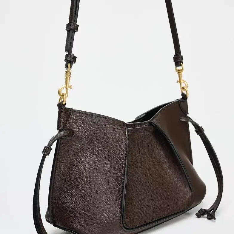 Designer Bags Women Shoulder Bags Versatile Retro Diagonal Crossbody Bag Horn Bag Purse and Handbags Lady Bags Bolsos De Mujer