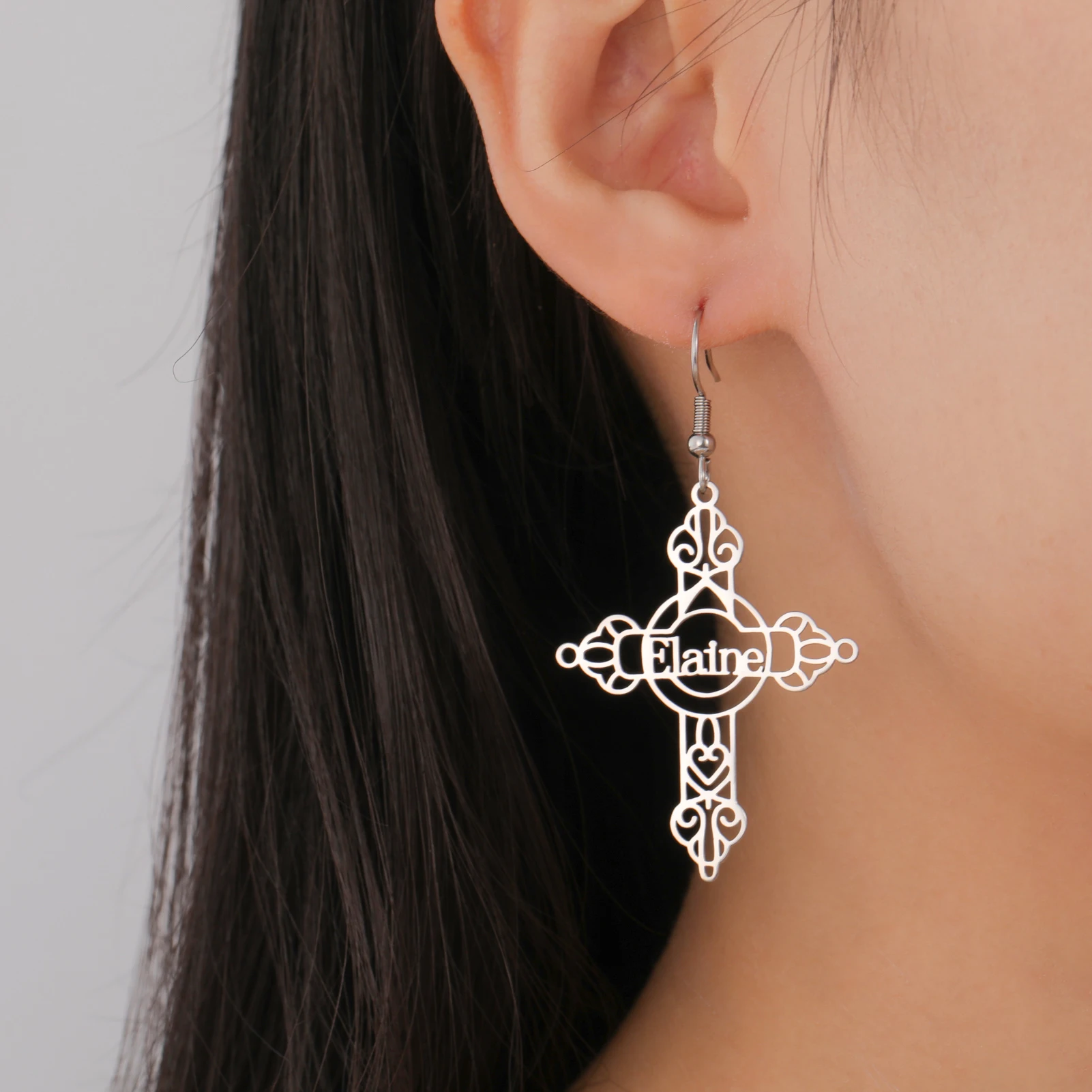 Kkjoy 독특한 맞춤형 십자가 귀걸이, 개인 맞춤형 이름 디자인, 트렌디한 스타일, 신념자들에게 이상적인 독특하고 의미 있는 선물