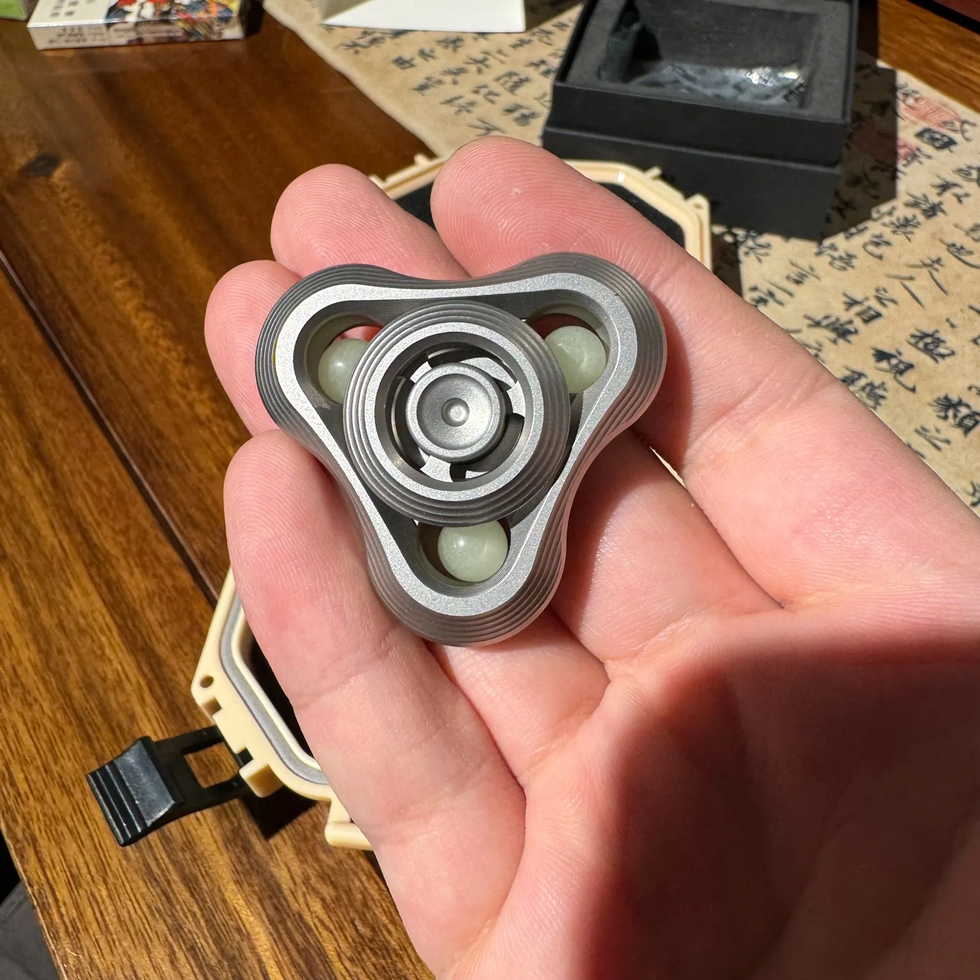 

Игра с Wule Zhi EDC, новый продукт, гироскоп для пальцев, ударная волна