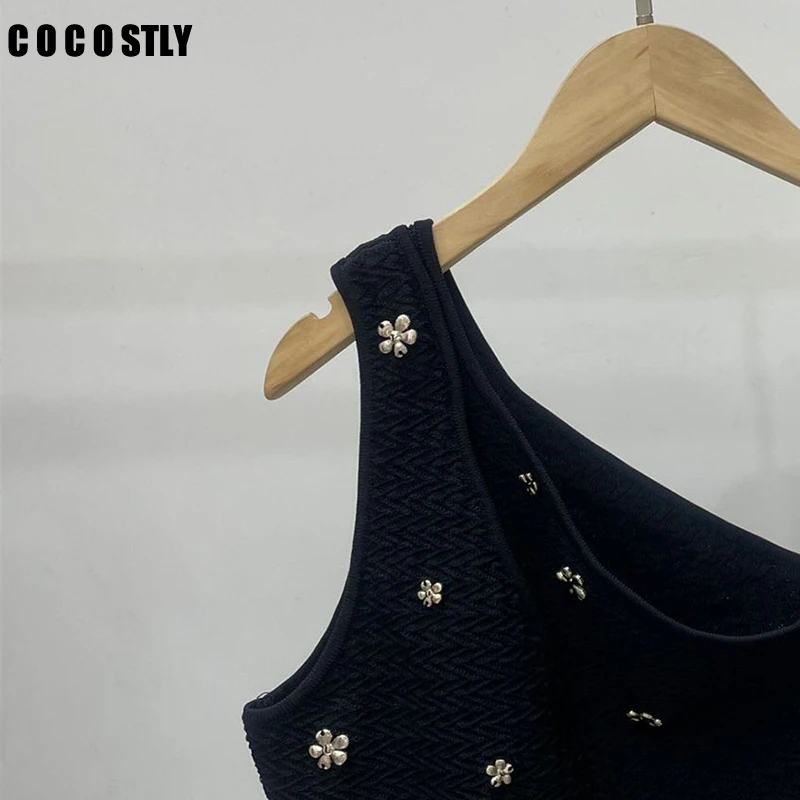 

COCOSTLY Women Metal Flower Decoration Knitted Set 2024 New Summer Strapless Slim Short Tank Top High Waist Split Midi Skirt