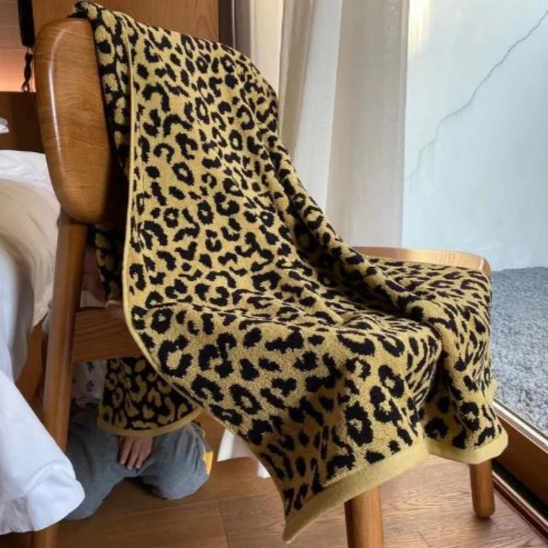 Combed cotton towel retro romantic leopard print bath towel beach 32 count bath towels cotton towel