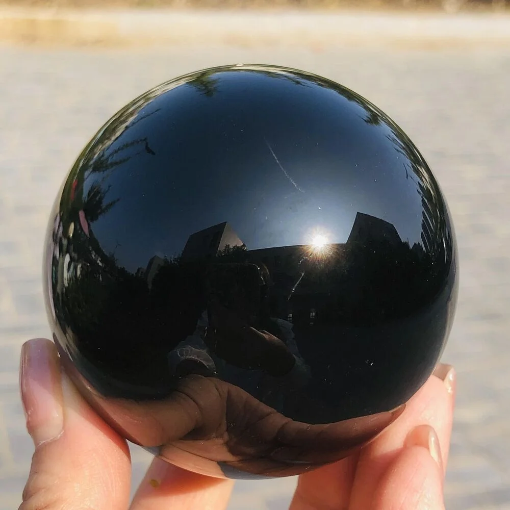 Sphère d'obsidienne noire, cristal de guérison, boule magique, pierre de roche Reiki, pierre précieuse de sorcellerie Feng Shui, décor de chambre, cadeau sans base