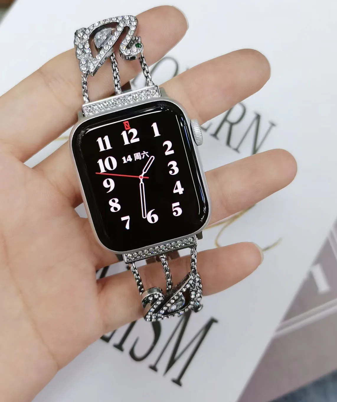 Metal Diamond Strap For Apple Watch 45mm 44mm 42mm 41mm 40mm Women Stainless Steel Swan Style Bracelet For iWatch 8 7 6 5 4 3 SE