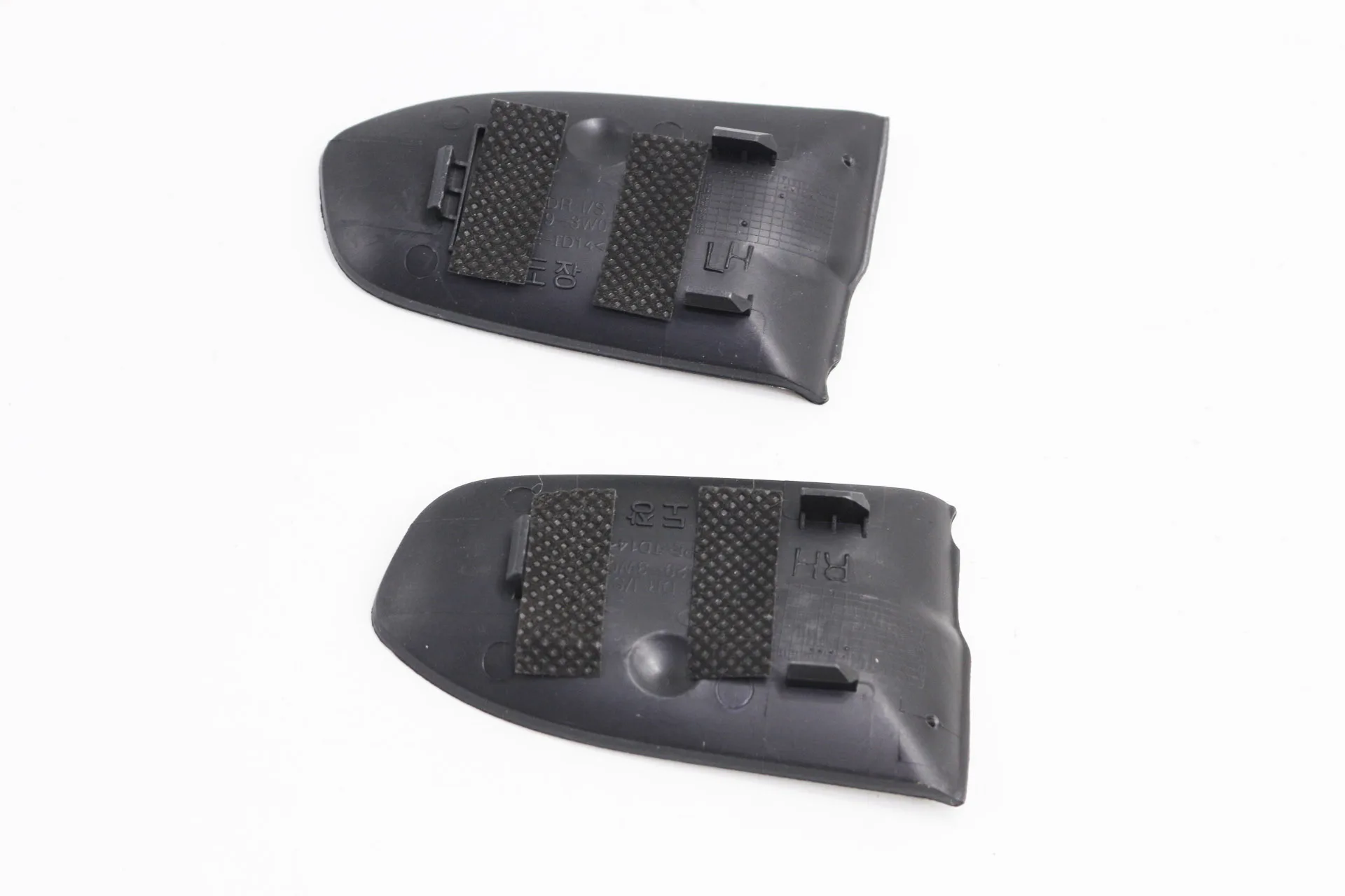 2Pcs Door inner handle plug cover door inner handle screw plug cover 826193W010 826293W010 For KIA sportage SPORTAGE