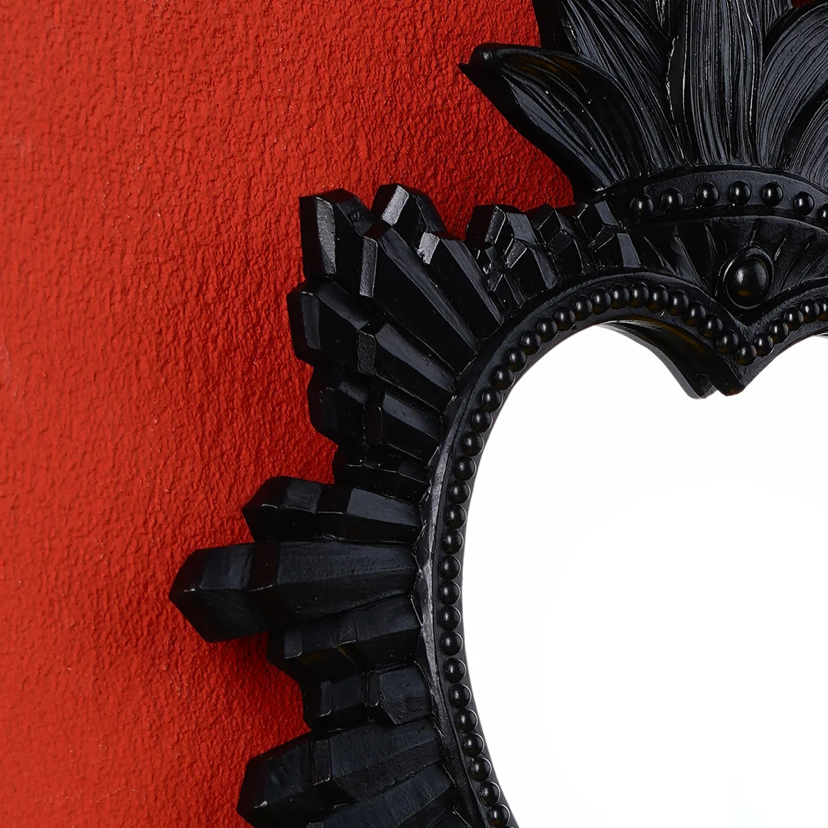 1PC, golden and black resin material flame Sacred Heart decorative pendant, suitable for religious wall decoration