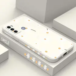 Elegant Daisy Silicone Phone Case - Delicate and Durable Floral Protection for MOTO G32 (White)