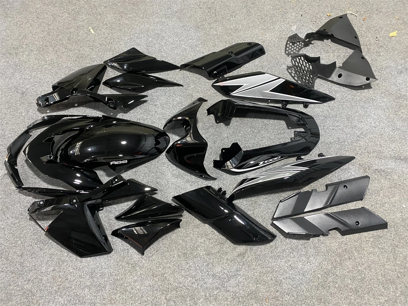 

Новый обтекатель ZXMT, подходит для Kawasaki Ninja Z1000 2014 2015 2016 2017 2018 2019 14 15 16 17 18 19, черный комплект кузова