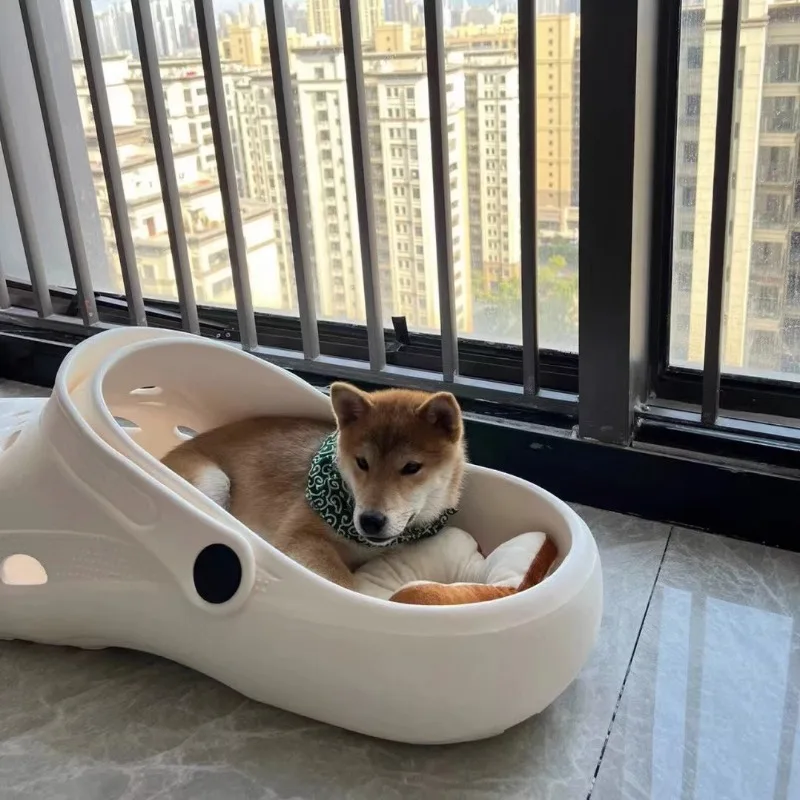 Super large size hole shoe bed cat nest giant toy prank little Yang Ge stesso stile slipper prop dog nest