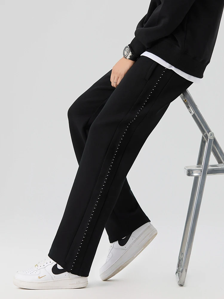 2025 Autunno Nuovi pantaloni sportivi in cotone pesante da uomo Tessuto strato d'aria di alta qualità Pantaloni sportivi dritti vestibilità ampia Pantaloni in maglia drappeggiati 4