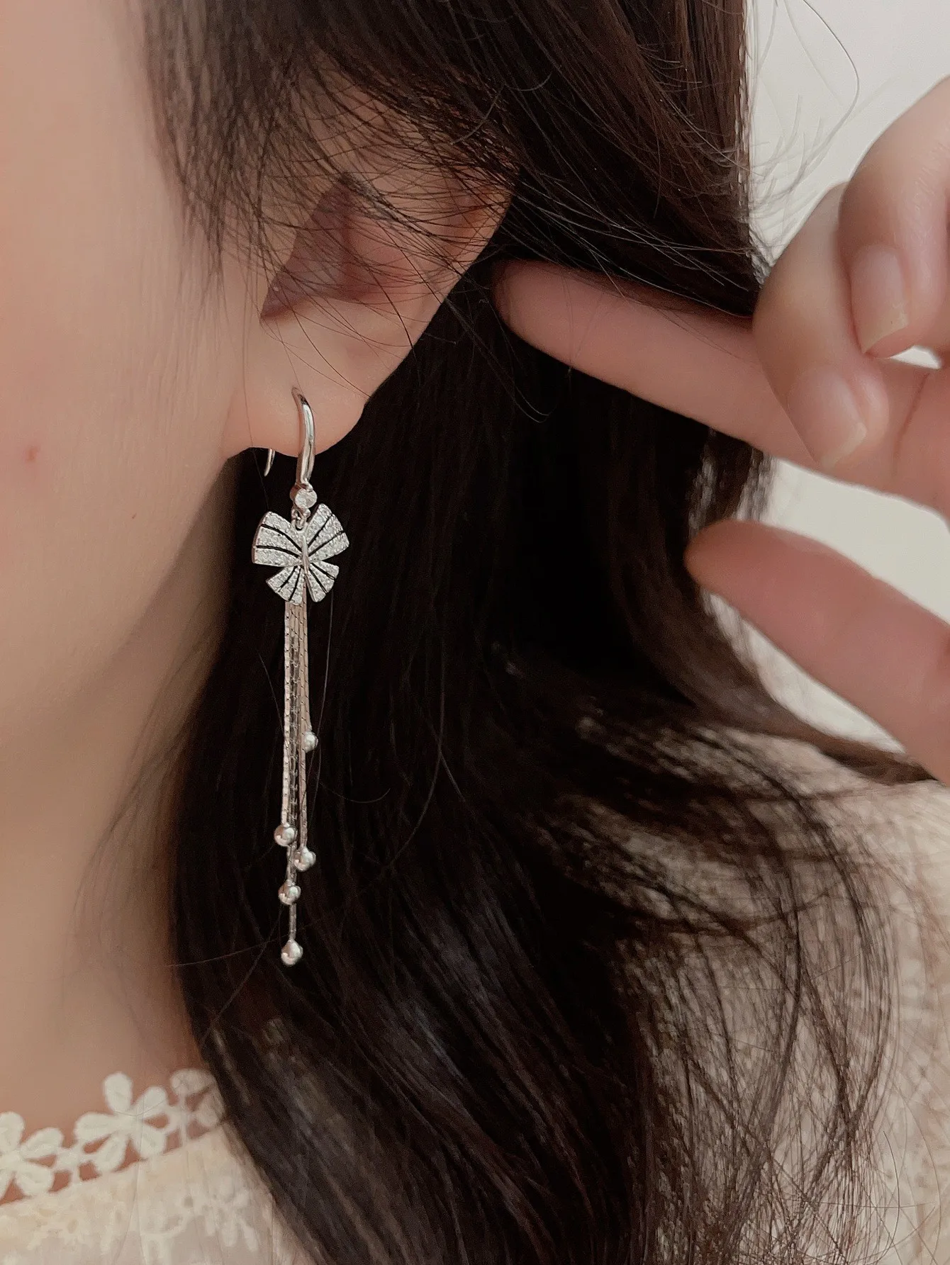 European and American retro s925 silver striped butterfly earrings, fashionable and versatile, personalized temperament