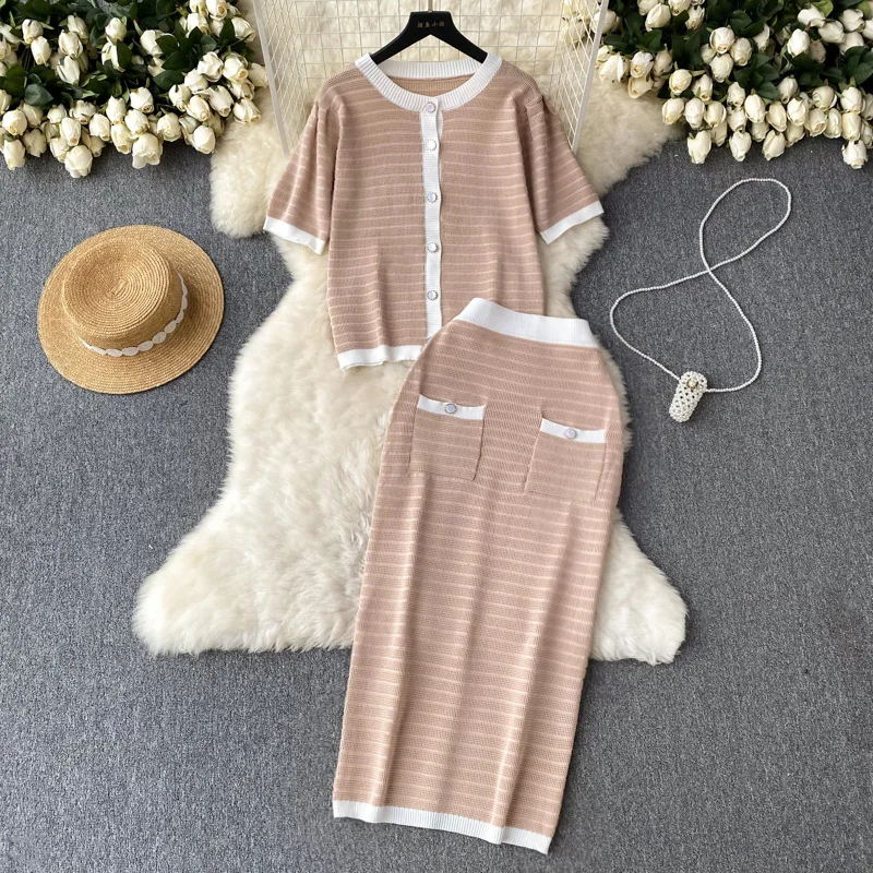 

French Vintage Knitted Set Women's Round Neck Short Sleeve Cardigan Top High Waist Wrapped Hip Half Dress Two Piece Set