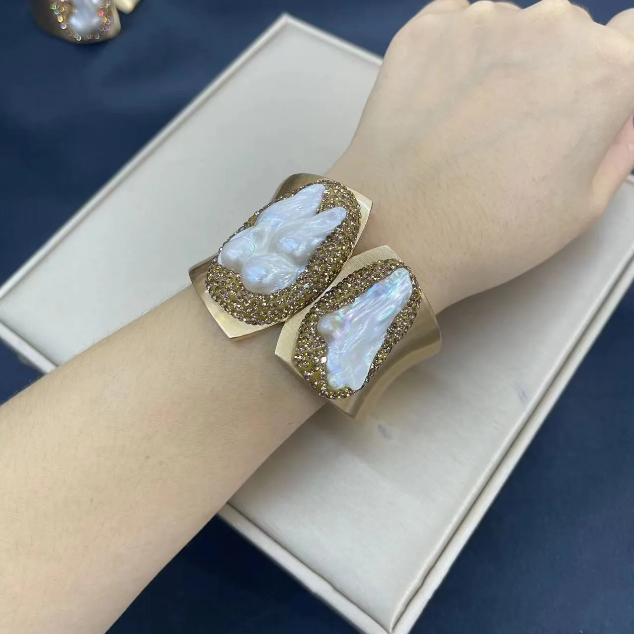 Vintage Natural Baroque Pearl Bracelet Fashion Light Luxury Open Bracelet Accessories For Women 5
