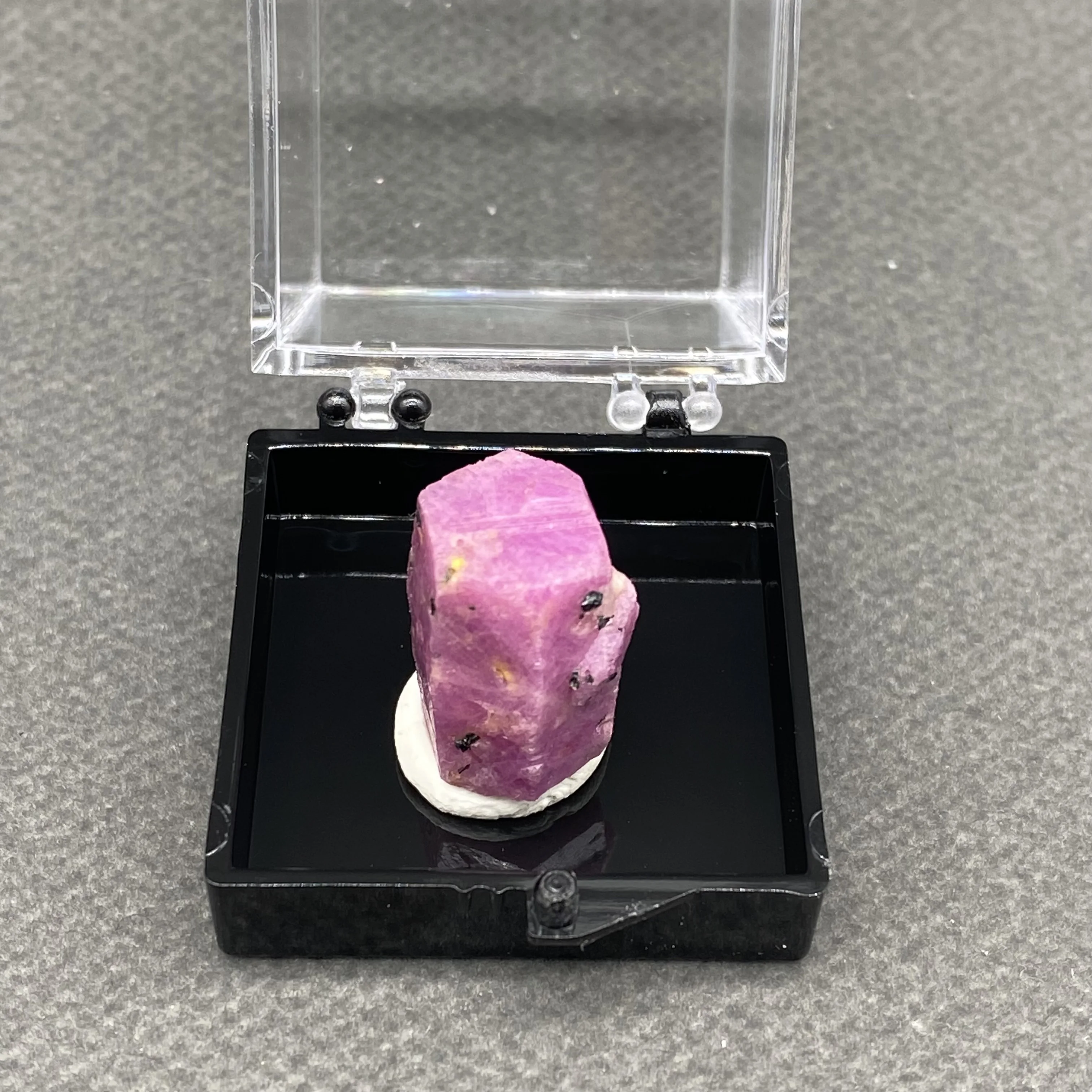 100%  Natural Myanmar ruby Mineral Specimens Stones and Crystals Healing Crystal   +Box size:35*35*35 mm