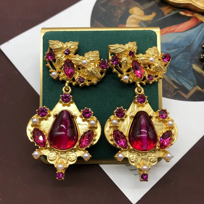 European and American vintage palace noble and elegant rose red glaze pearl exaggerated earrings, ear clips