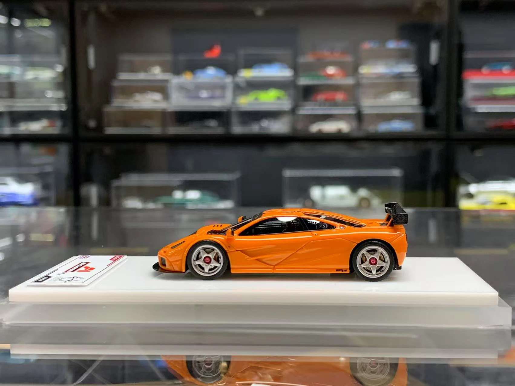Новинка в наличии Demon Zone 1:64 Mclaren F1 Lm Xp1, смоляный